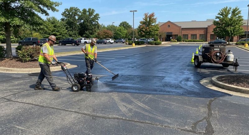 Asphalt Parking Lot Sealing in Tampa, FL